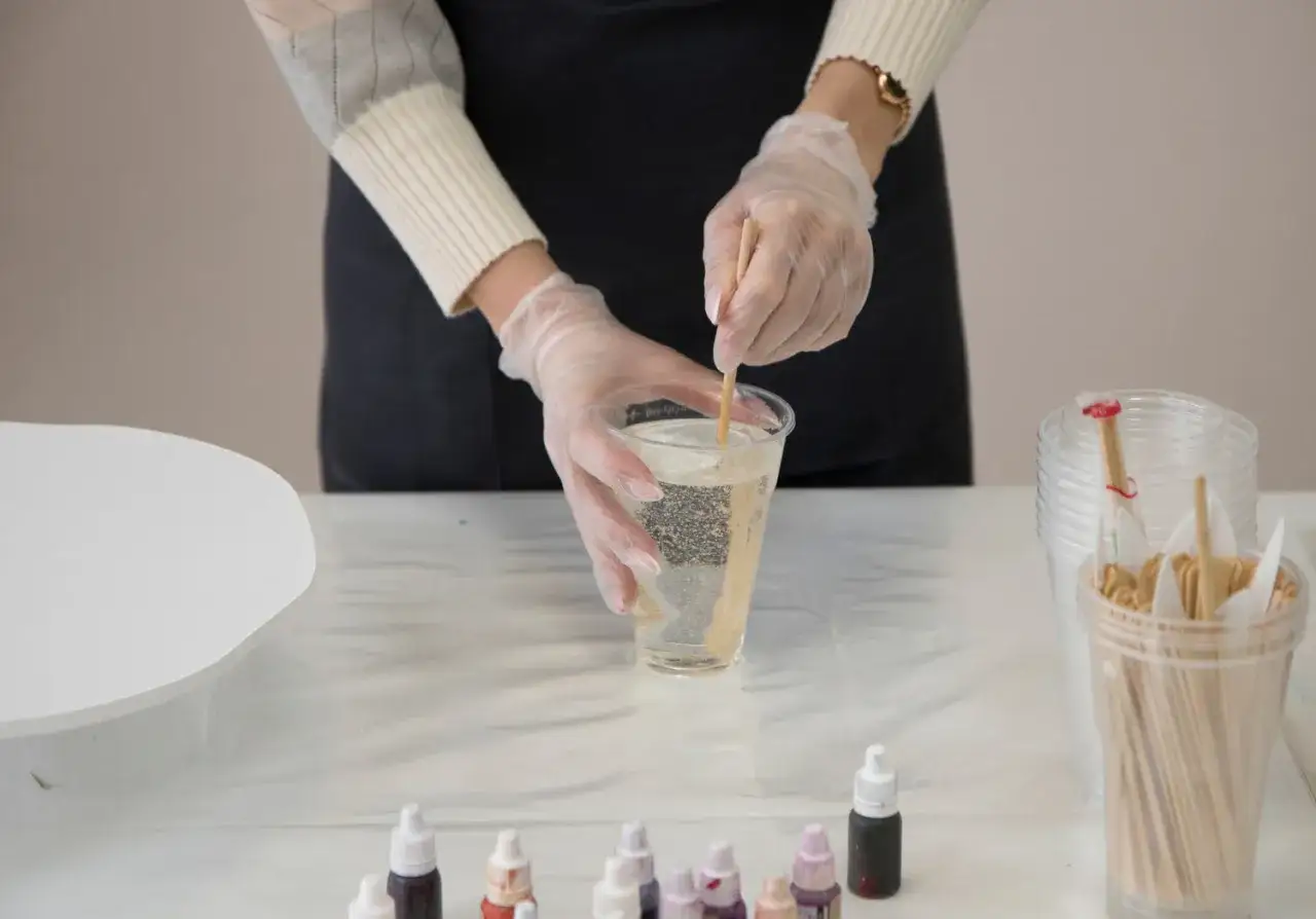 Jak malować żywicą epoksydową - uniknij najczęstszych błędów i skutków