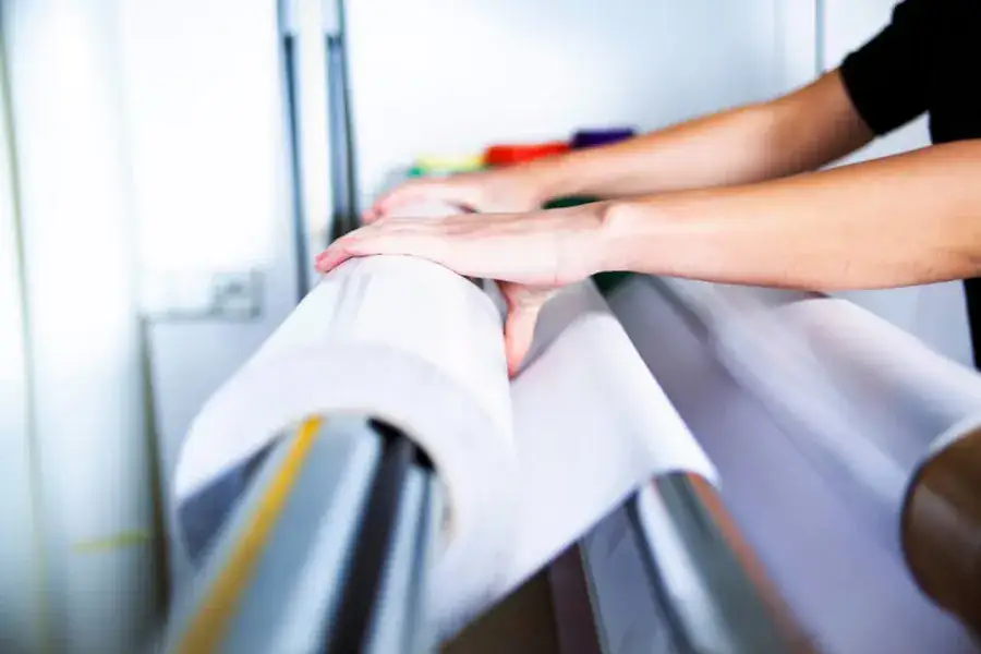 Jak skutecznie wykorzystać folię druk do kimon - techniki i porady