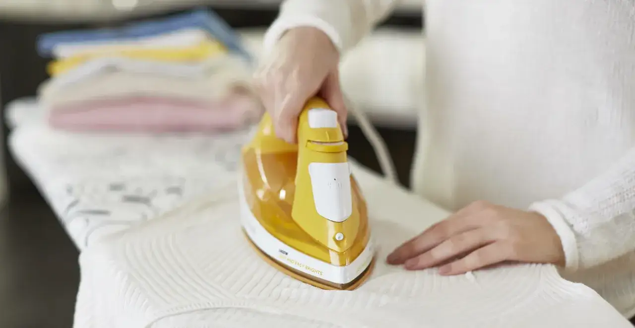 Jak wybrać żelazko parowe? Odkryj idealny model dla siebie!