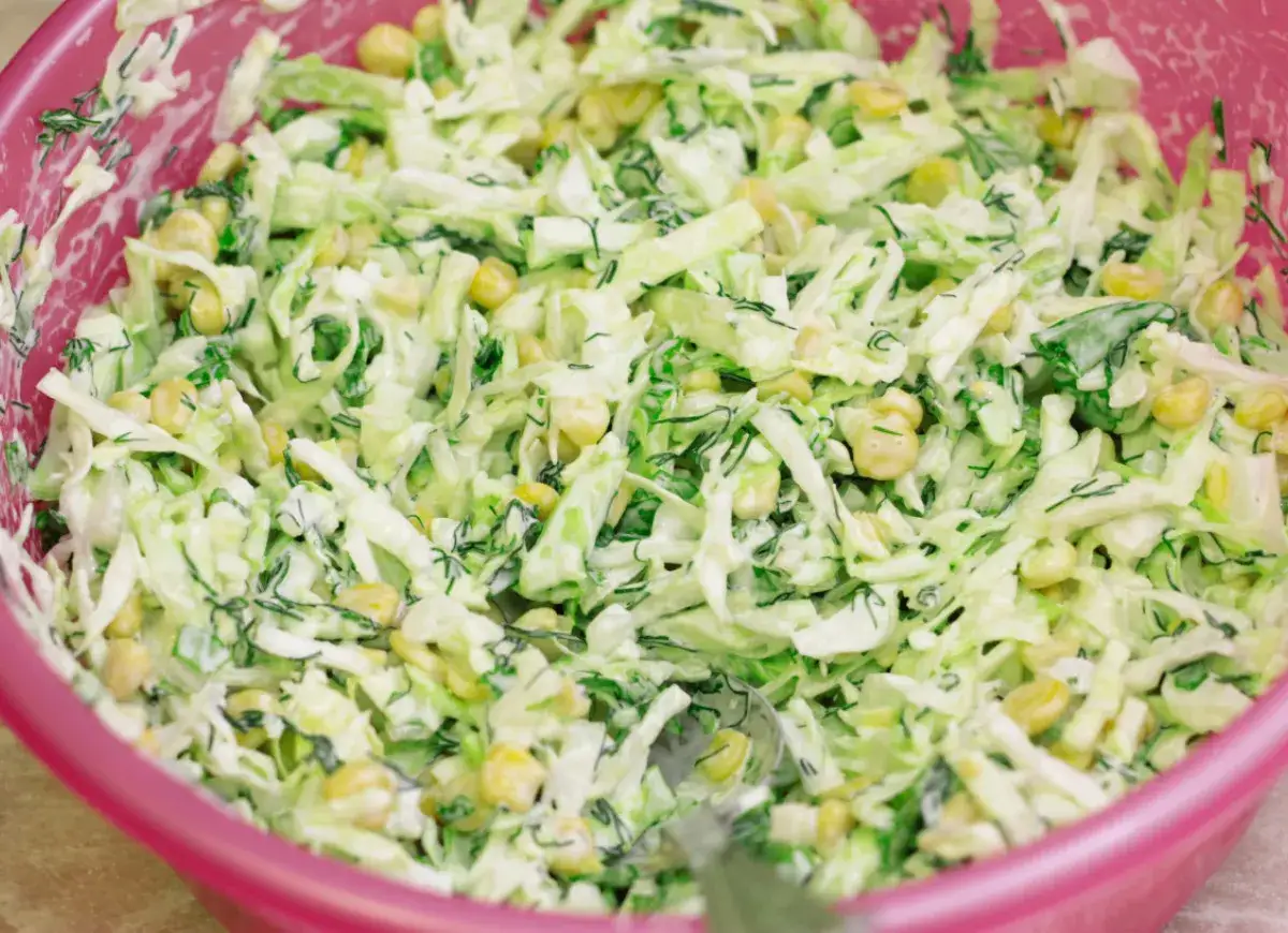 Idealna sałatka do obiadu? Odkryj 12 przepisów i trików Witolda Wójcika