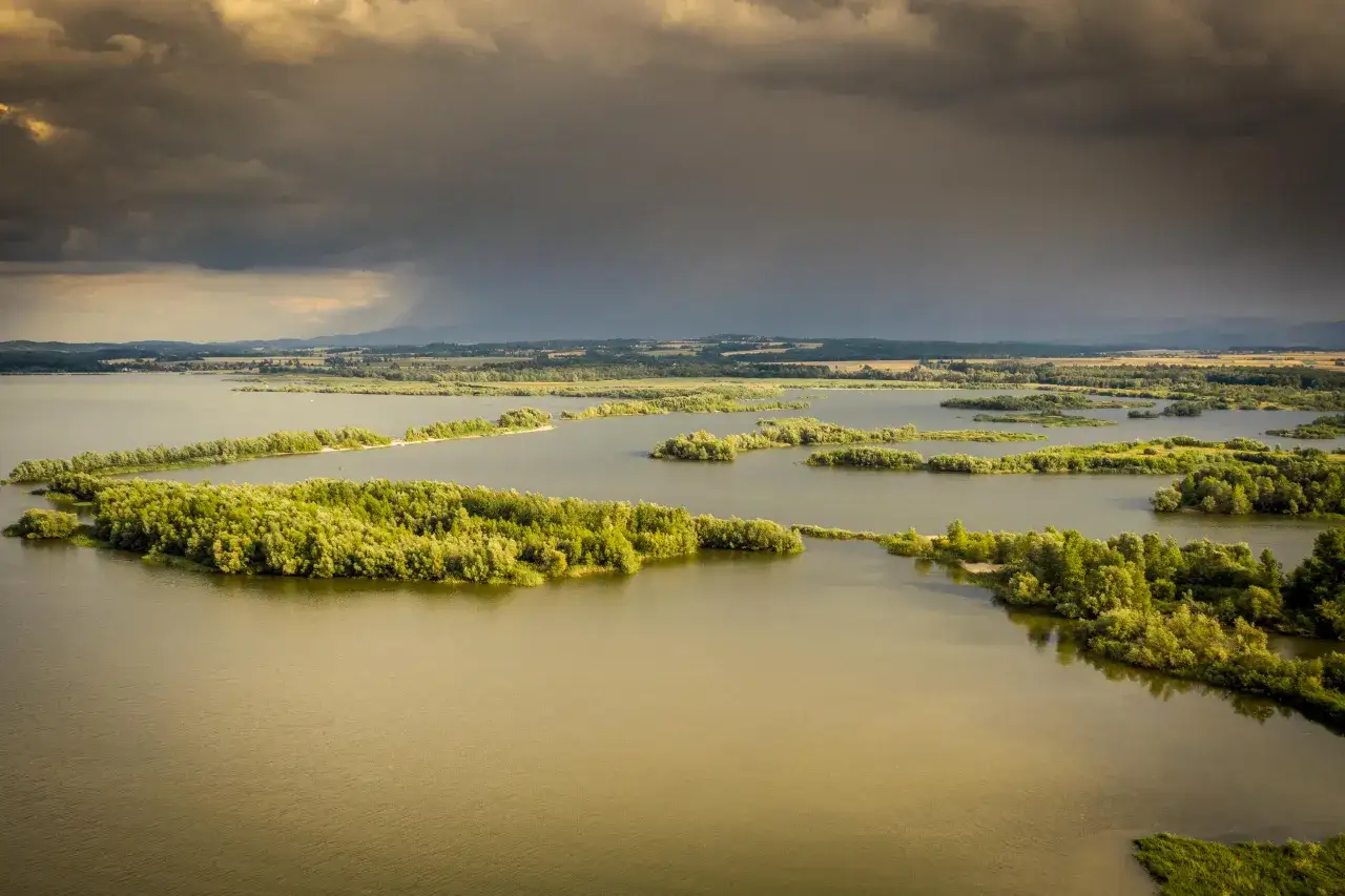 Jezioro Głębinowskie: piękno, atrakcje i tajemnice wód Nyskich