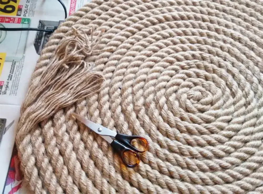 Jak stworzyć unikalny dywan DIY w prosty i tani sposób