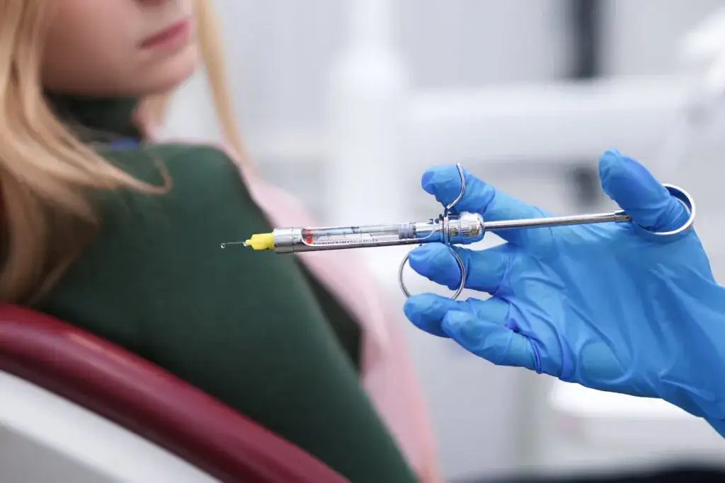 Po jakim czasie schodzi znieczulenie od dentysty? Sprawdź, co musisz wiedzieć