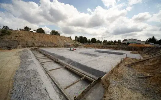 Ile kosztują fundamenty pod dom 140m2? Sprawdź, co wpływa na ceny