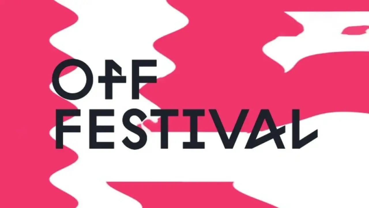 Logo OFF FESTIVAL z falistym, różowym tłem. Czekamy na ogłoszenie lineupu!