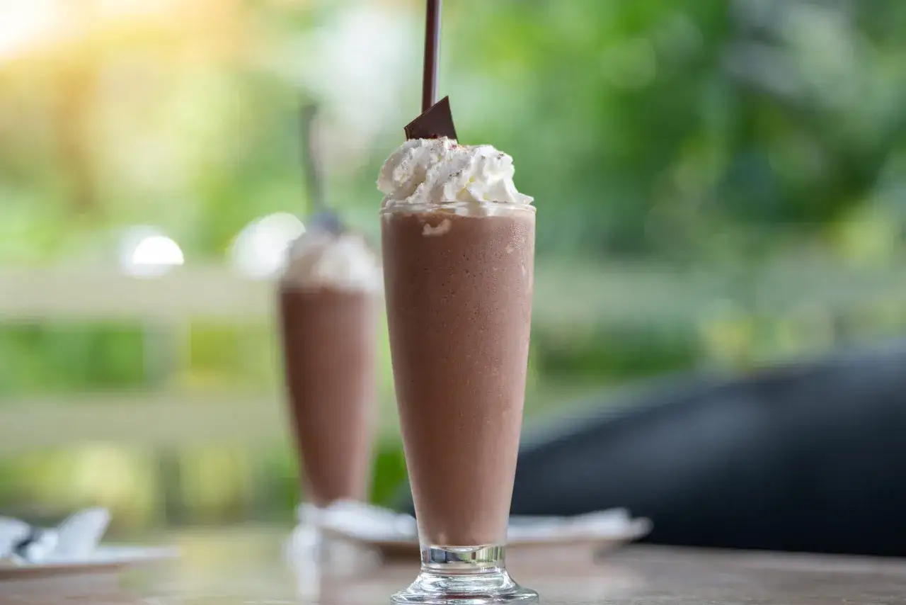 Jak zrobić shake czekoladowy bez lodów i cieszyć się smakiem zdrowia