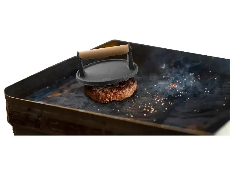 Patelnia żeliwna: jak usmażyć idealnego burgera w domu?