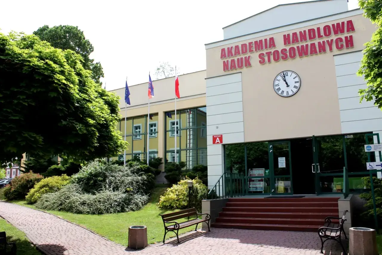 Akademia handlowa nauk stosowanych w Radomiu - oferta edukacyjna i rekrutacja