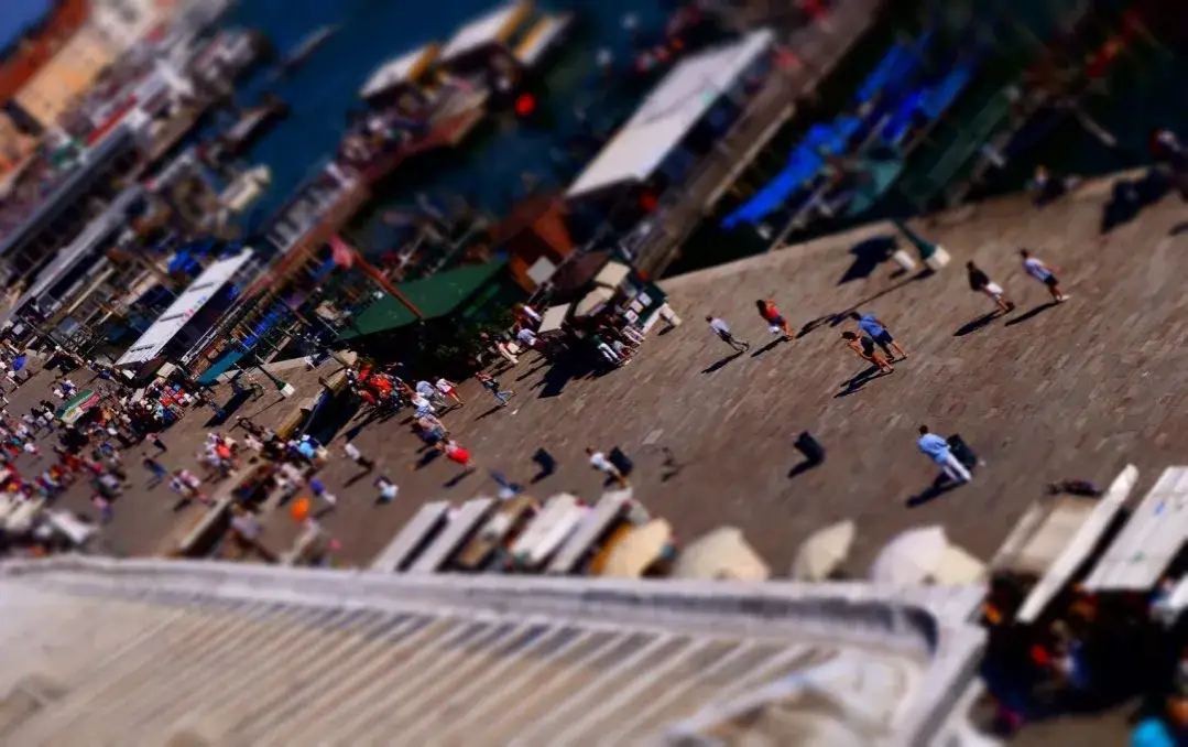 Aparat Hassa? Odkryj Tilt-Shift: Efekt miniatury i proste budynki