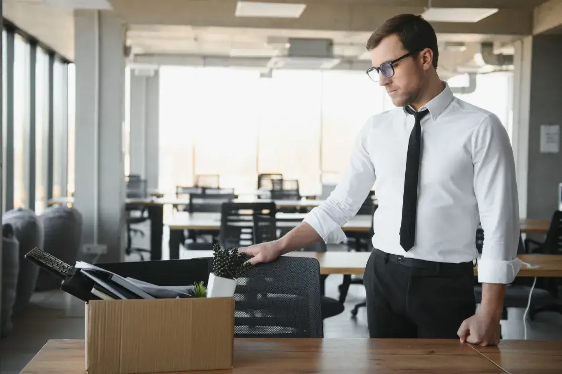 Jak wyrejestrować pracownika z ZUS i uniknąć problemów?