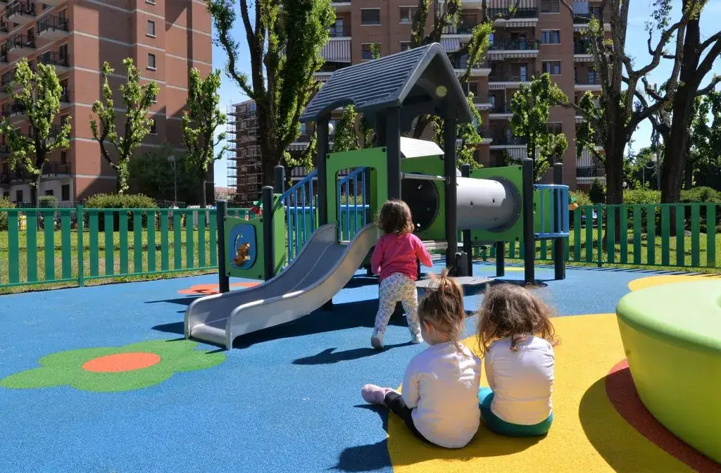 Kiedy otwierają place zabaw? Przewodnik dla rodziców po sezonie 2024/2025