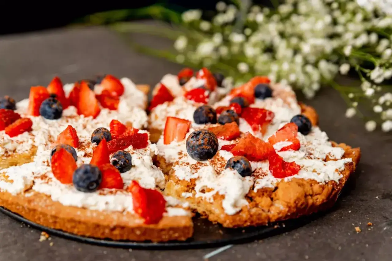 Dolci Veneziani: Guida ai Sapori Imperdibili e Pasticcerie Storiche