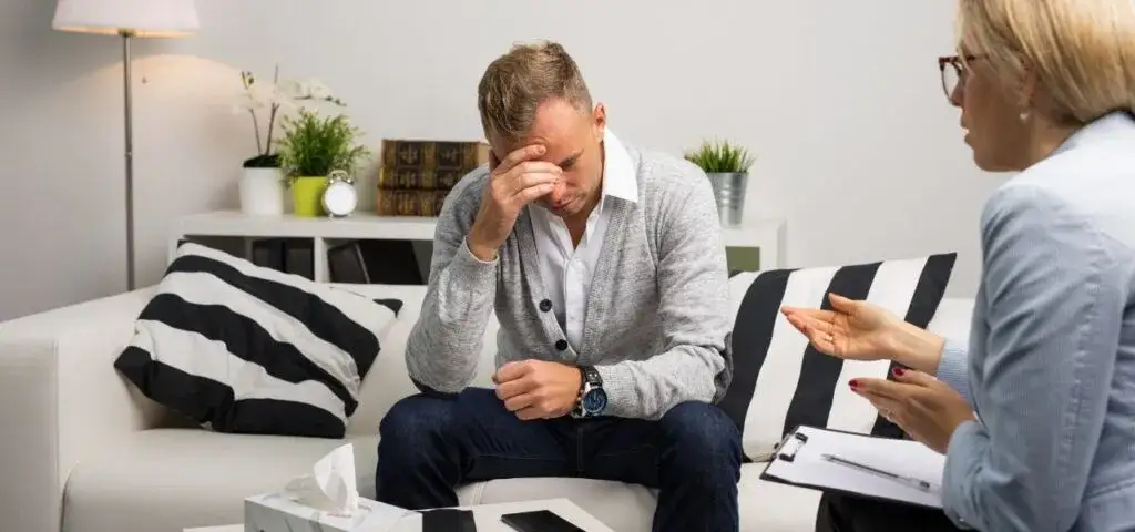 Co to lęk społeczny – objawy, przyczyny i skuteczne sposoby radzenia sobie