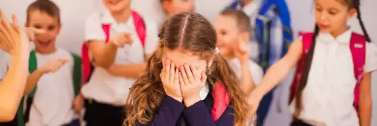 Agresywne dziecko w przedszkolu: skuteczne kroki interwencji dla rodziców