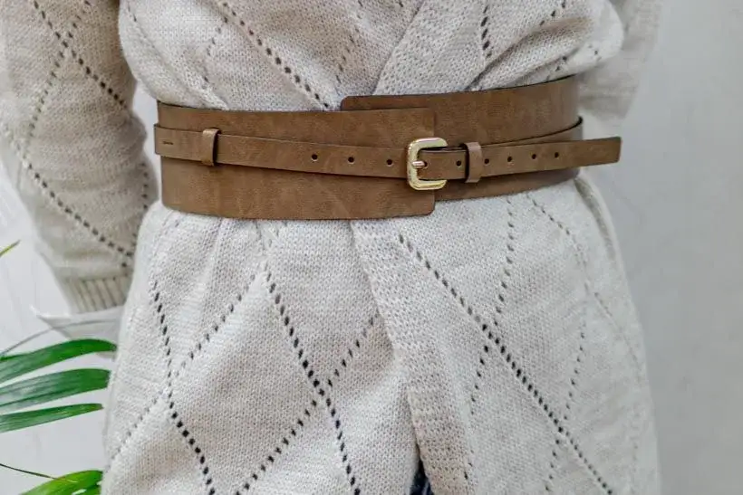 Jak nosić pasek do spodni, by uniknąć modowych faux pas?