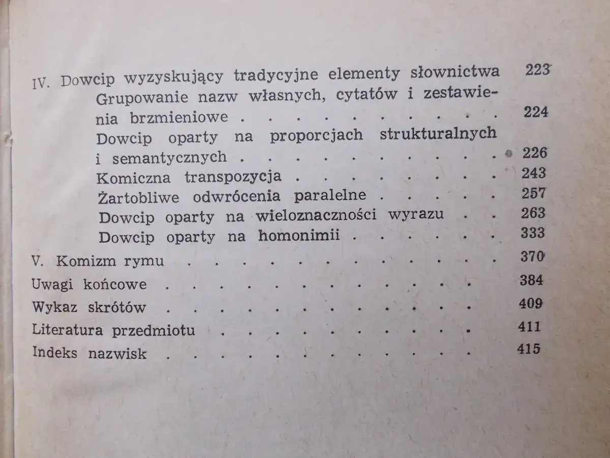 Dowcip oparty na wieloznaczności – jak słowa mogą zaskakiwać humorem