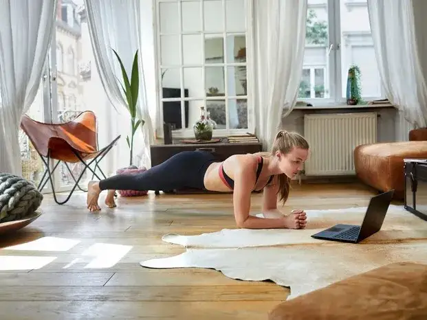 Skuteczne ćwiczenia na boczki, które pomogą spalić tłuszcz i wzmocnić brzuch
