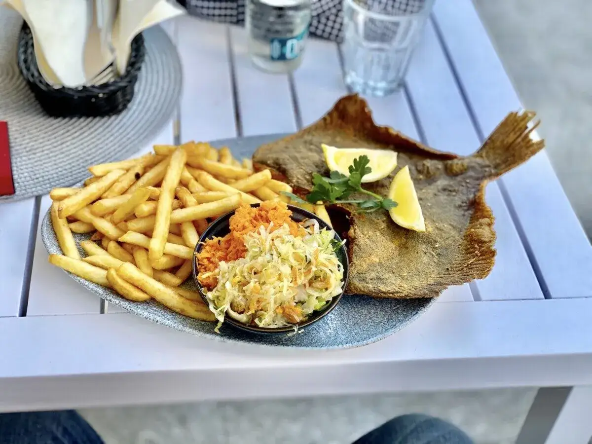 Kołobrzeg: Gdzie zjeść? Najlepsze ryby i restauracje na każdą kieszeń