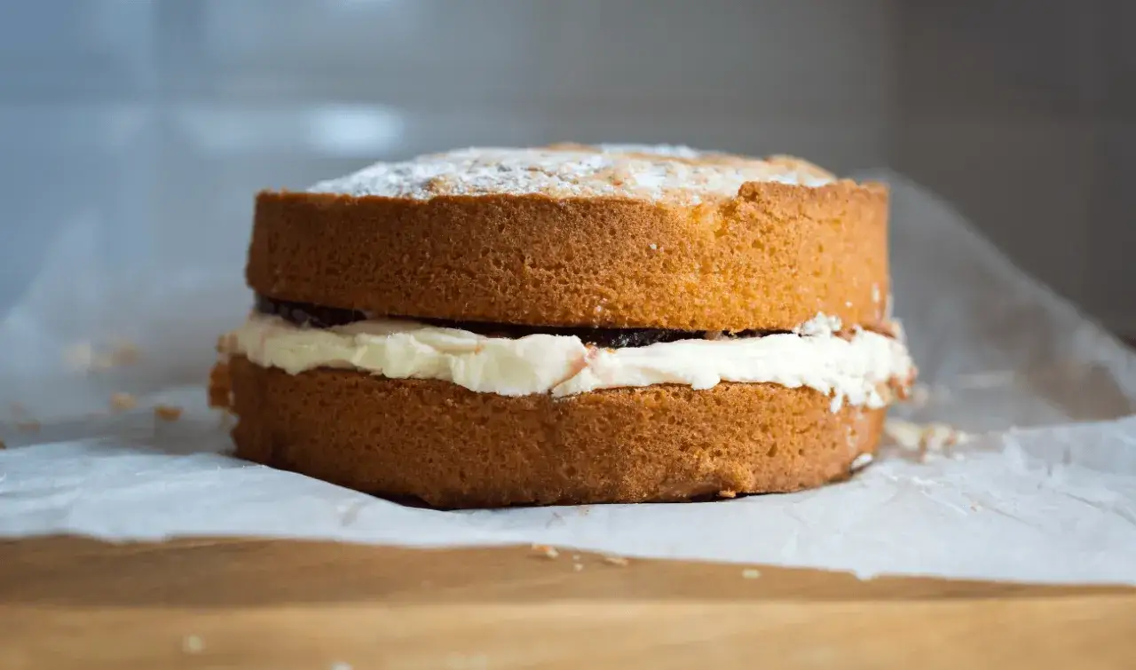 Jaka mąka najlepsza na biszkopt, aby uniknąć zakalca i uzyskać puszystość