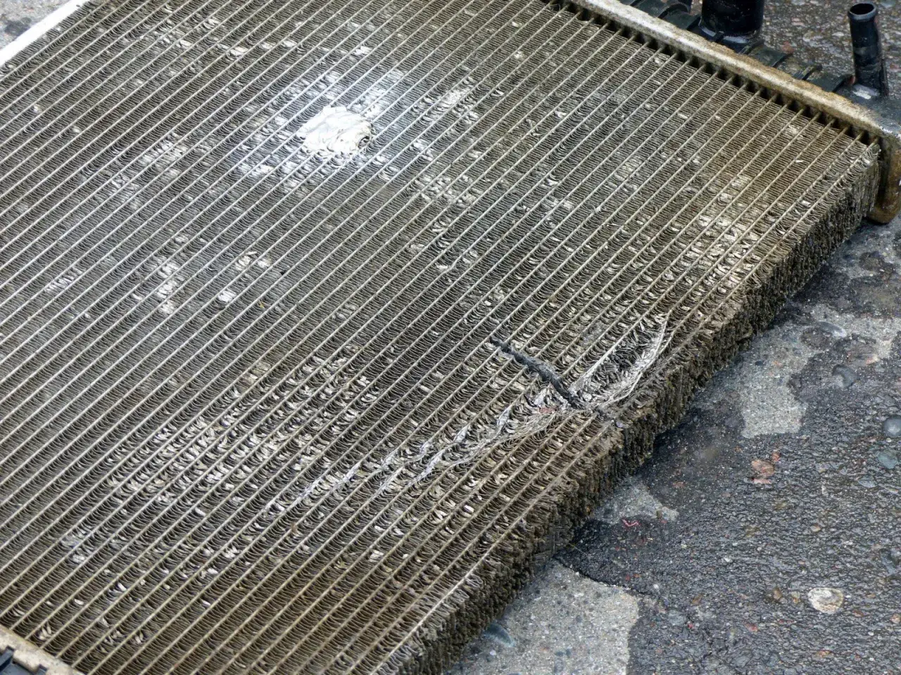 Czym skleić chłodnice, aby uniknąć kosztownych napraw?