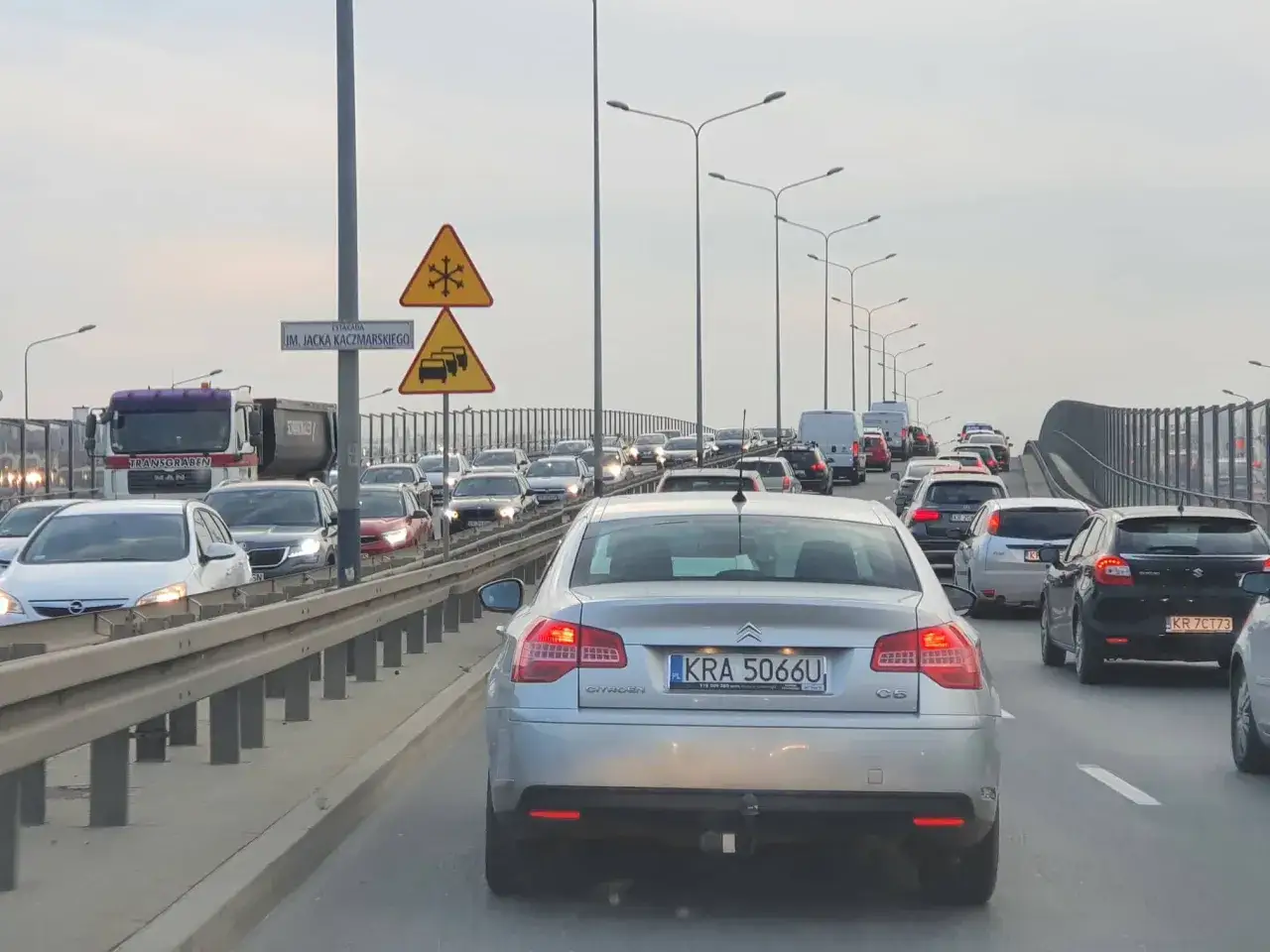 Kraków Salwator: Najlepszy dojazd? Uniknij korków i parkingu!