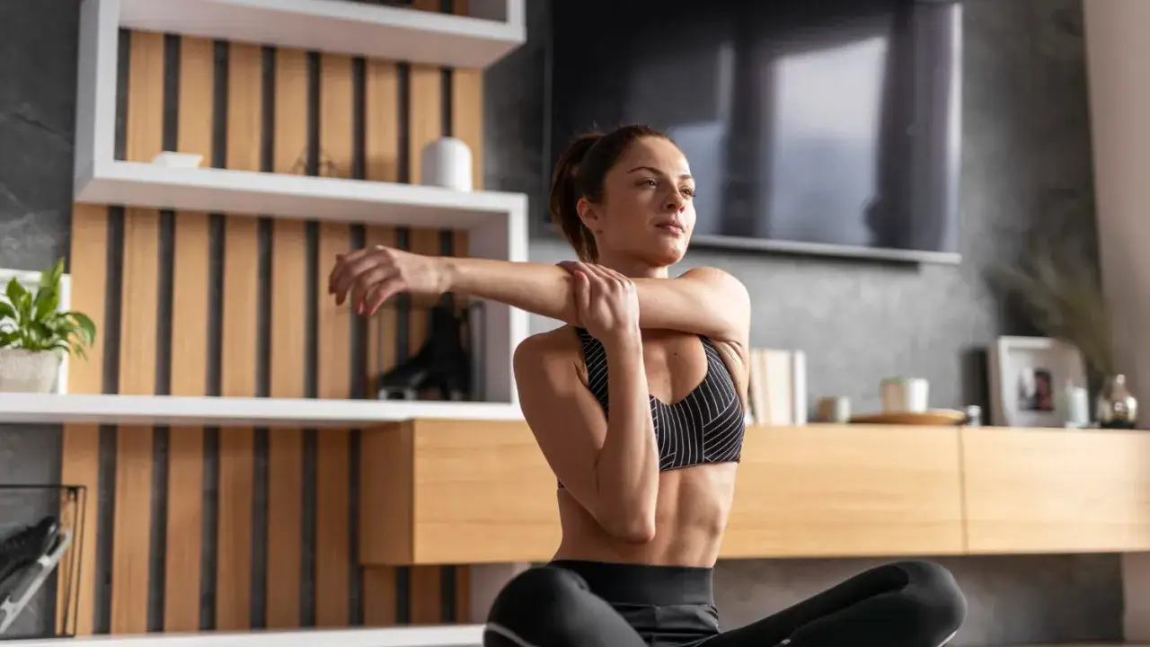 Ból barków? Odkryj 7 ćwiczeń, które przyniosą ulgę!