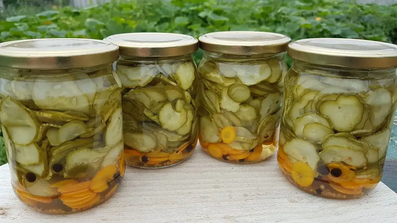 Jak zrobić sałatkę szwedzką z ogórków - łatwy przepis na smaczną sałatkę