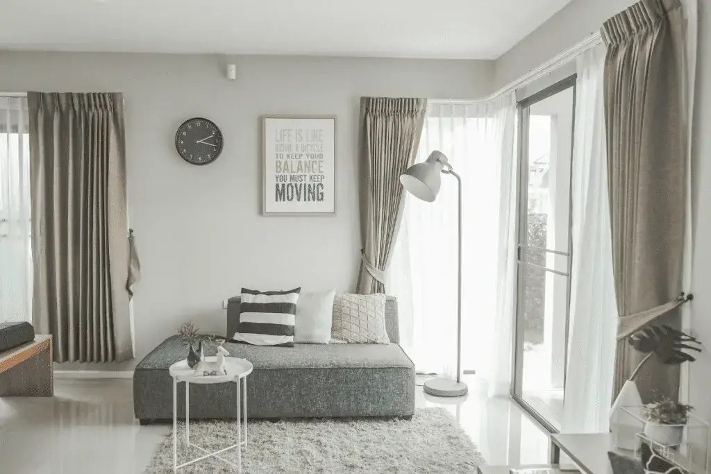 Szare ściany z czym łączyć - najlepsze kolory i inspiracje do wnętrz