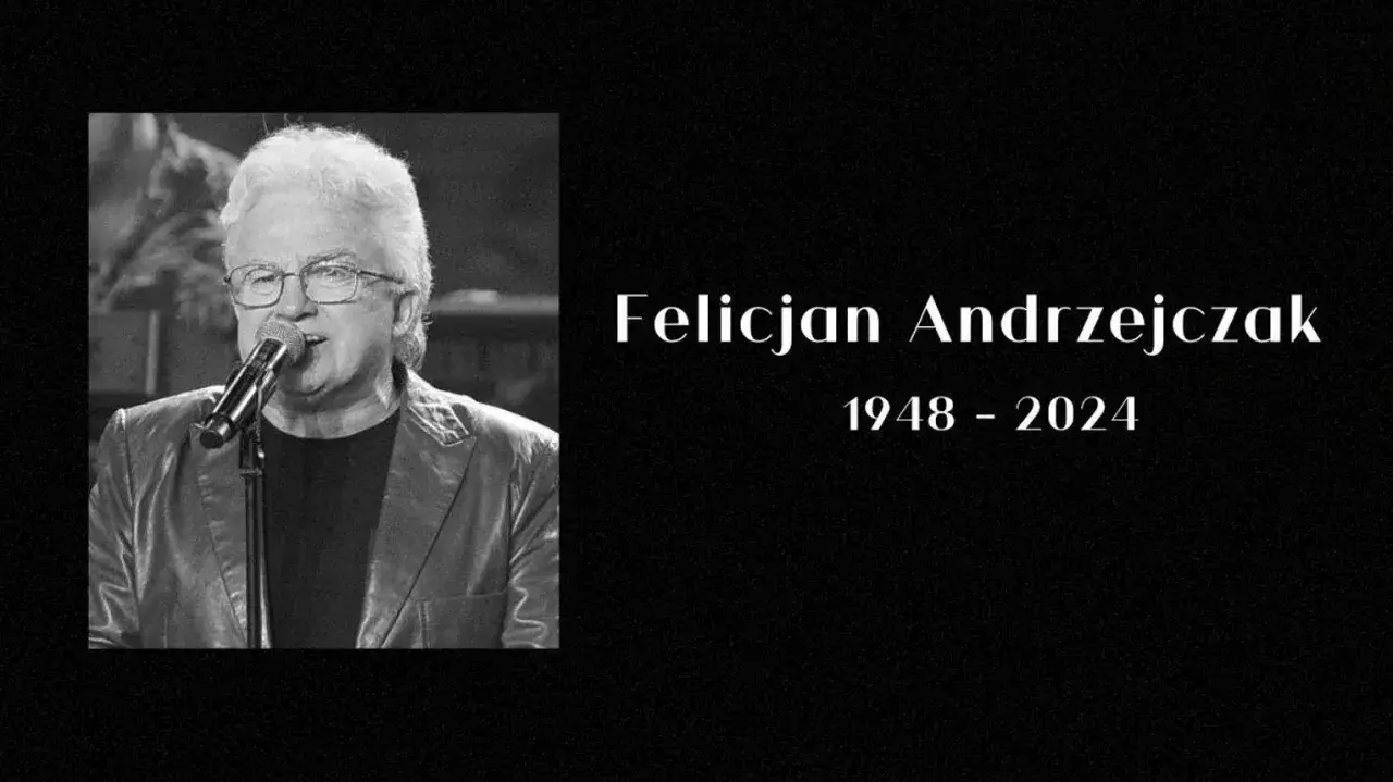 Felicjan Andrzejczak, który śpiewa "Jolka, Jolka pamiętasz", na czarno-białym zdjęciu.