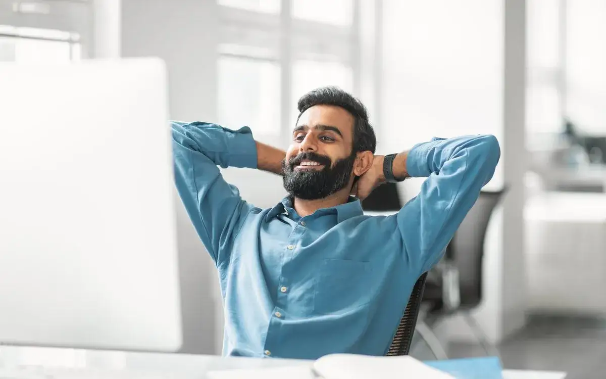 Umowa zlecenie a staż pracy: Czy się wlicza? Ekspert wyjaśnia.