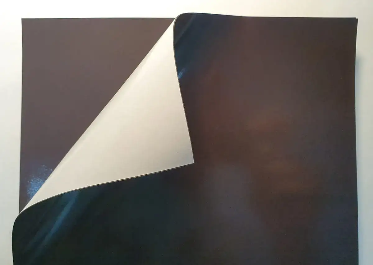 Folia magnetyczna do druku: Jak wybrać i wykorzystać jej potencjał?