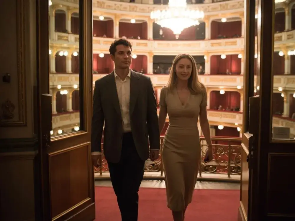 Ubiór do filharmonii: Jak ubrać się z klasą i uniknąć wpadki?