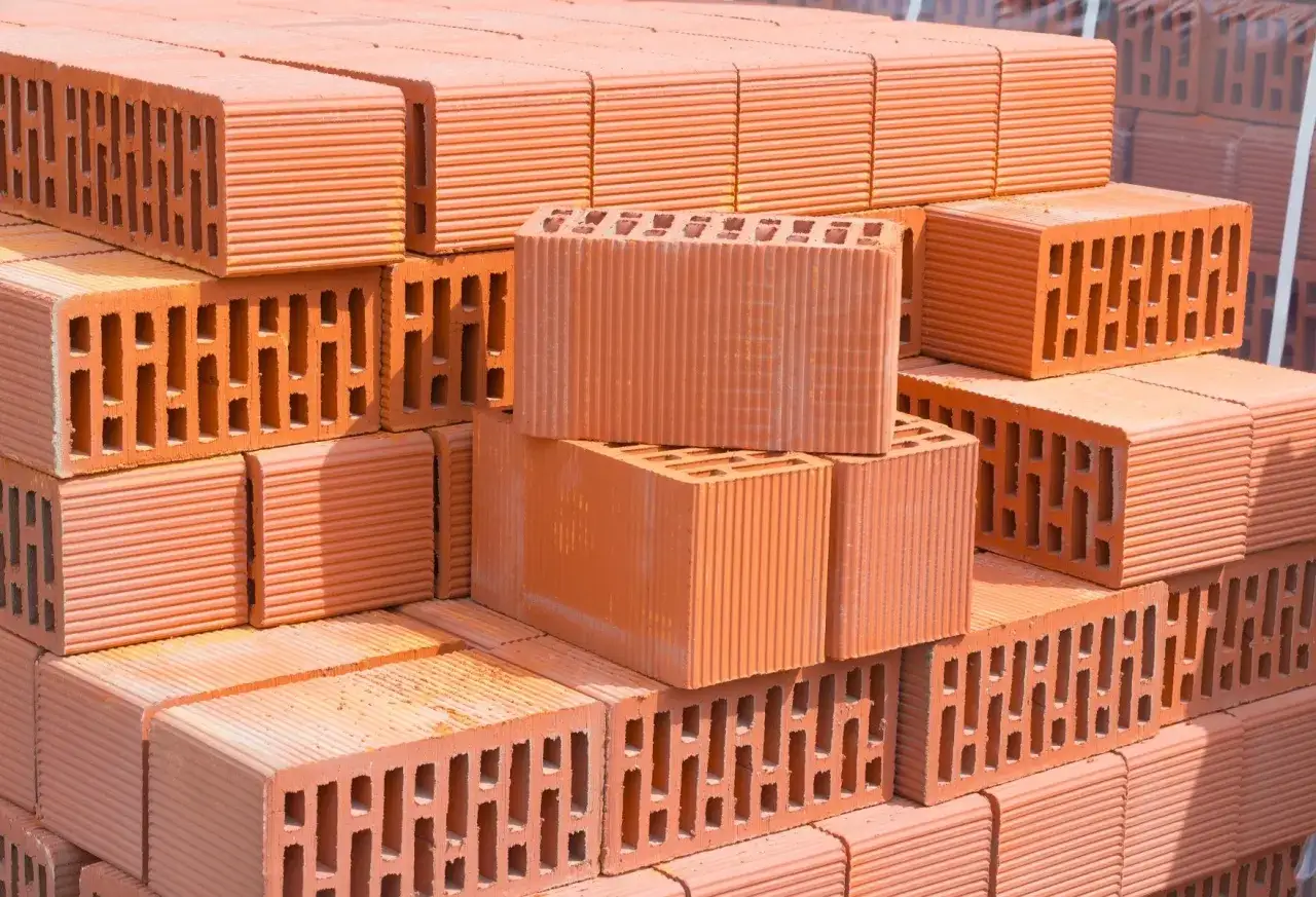 Pustak ceramiczny czy gazobeton - Który materiał na ściany wybrać?