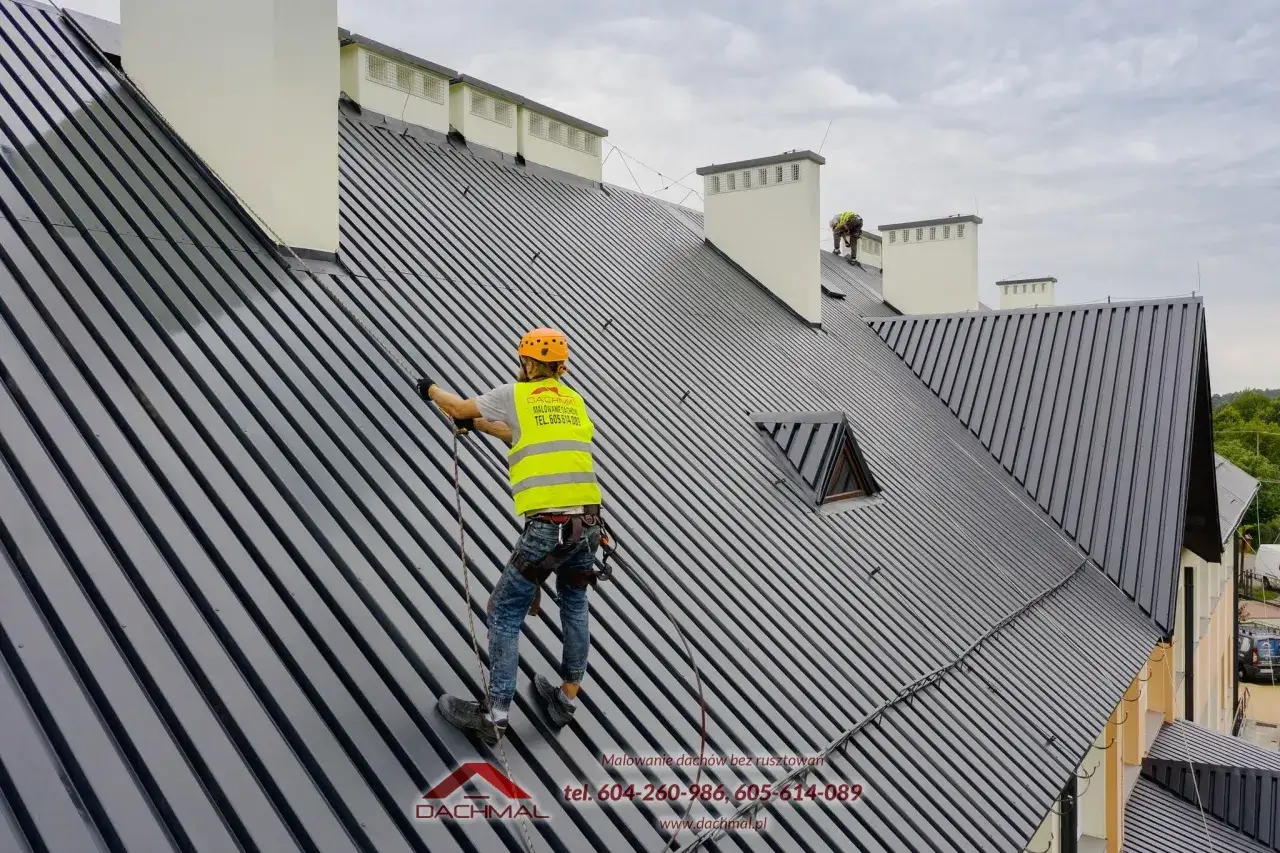 Renowacja dachu z blachy: Jaka farba i jak malować krok po kroku?