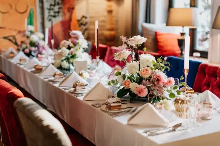 Ile kosztuje obiad weselny na 30 osób? Sprawdź, co wpływa na cenę