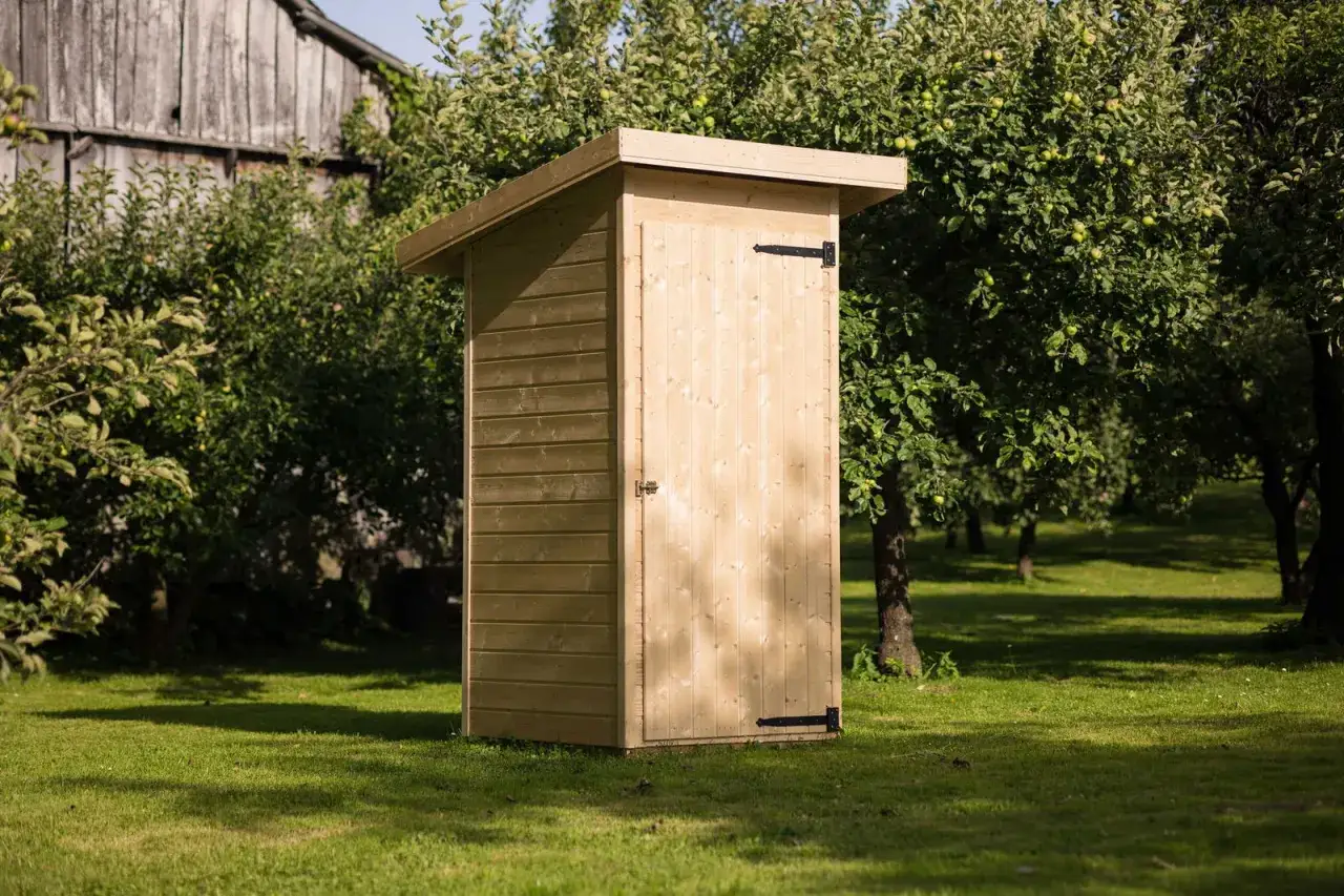 Toaleta na działce ROD: przepisy, rodzaje i jak to zrobić?