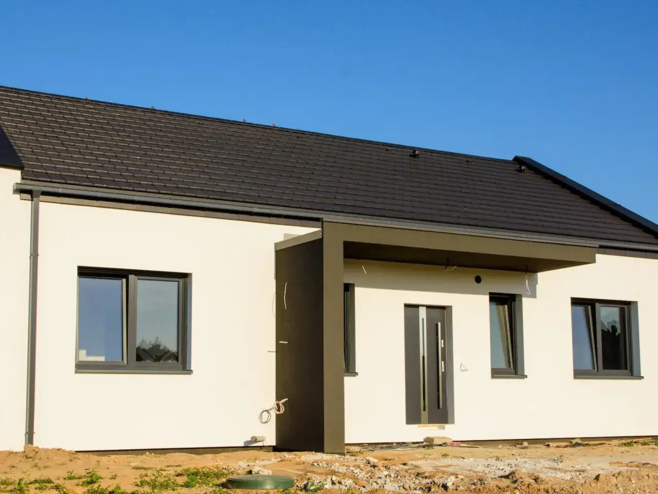 Budowa domu w Polsce: Kompletny przewodnik od działki po odbiór