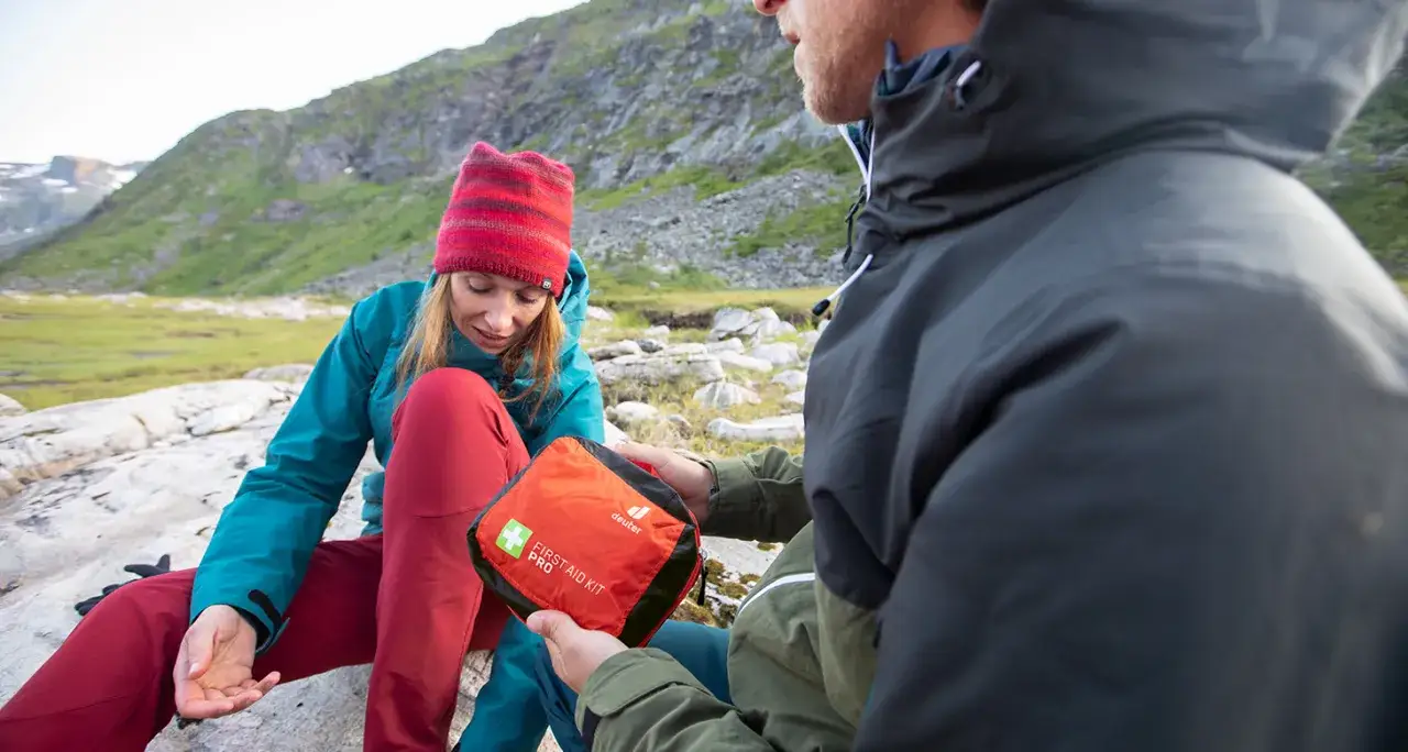 Co powinno być w apteczce turystycznej, aby uniknąć nieprzyjemności?