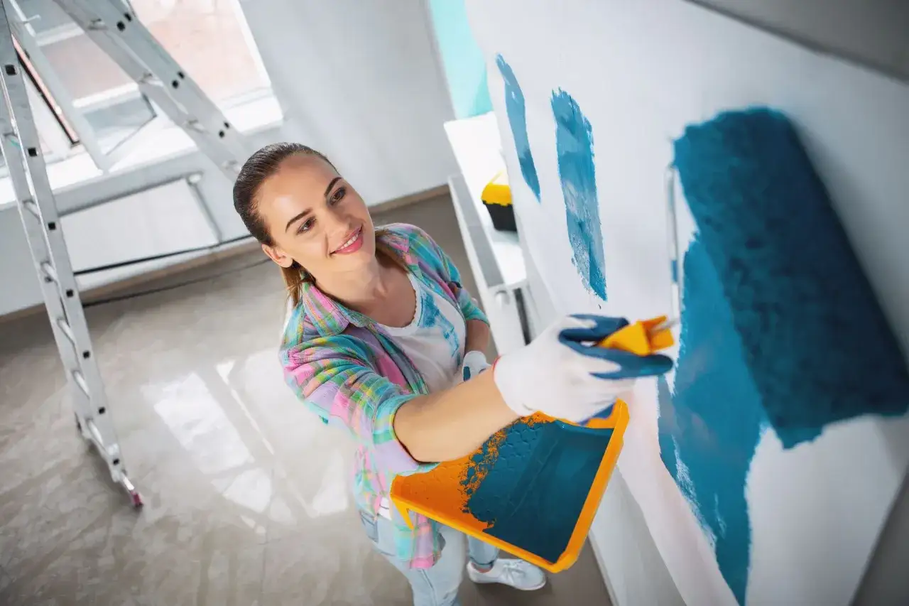 Ile farby na mieszkanie 50 m²? Obliczamy idealną ilość