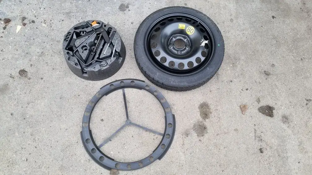 Gdzie dokładnie jest koło zapasowe w Opelu Zafira B? Sprawdź teraz!