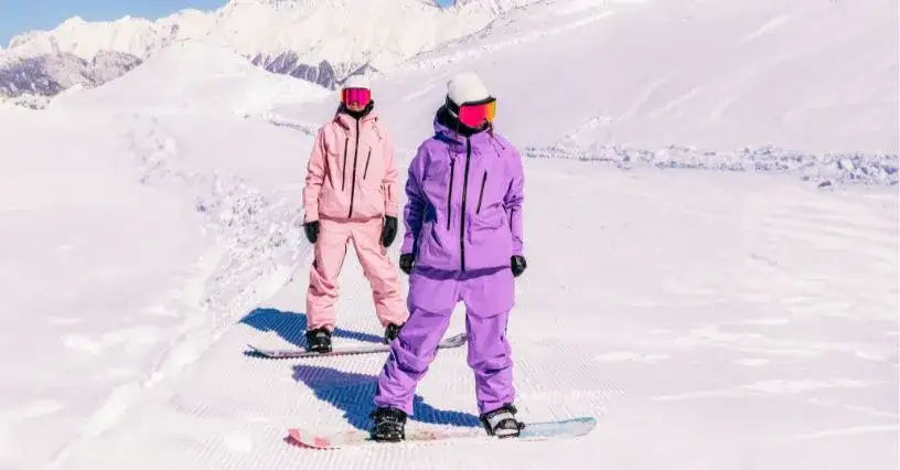 Jaki strój na snowboard? Kompletny poradnik dla początkujących!