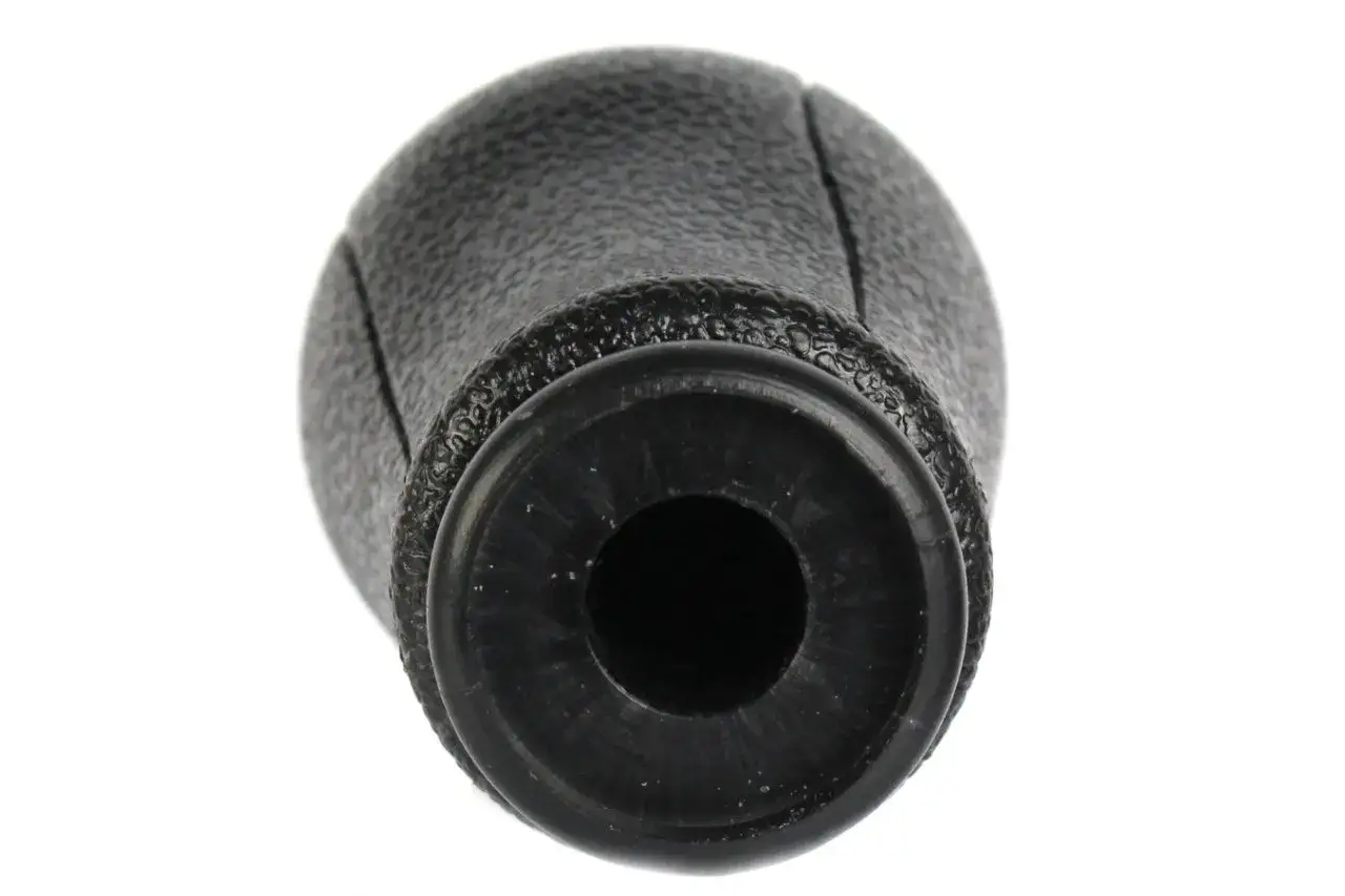 Luzuje gałka zmiany biegów w Lagunie 2? Napraw sam w 5 minut