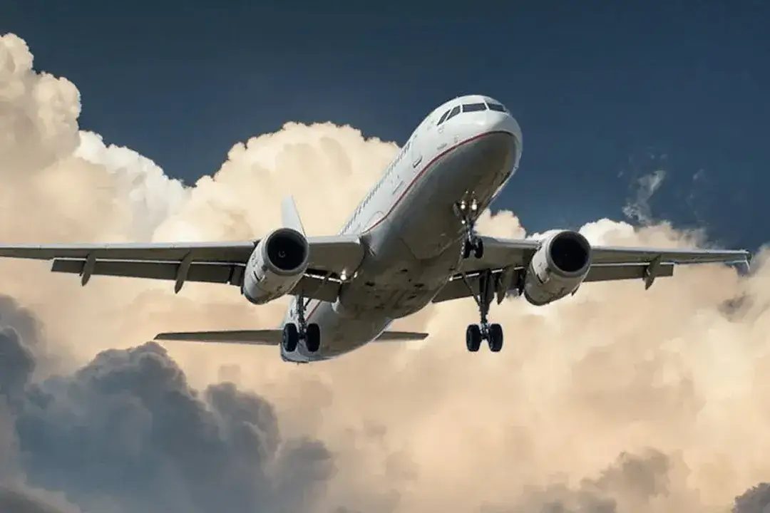 Czy można zabrać poduszkę do samolotu Ryanair? Oto co musisz wiedzieć