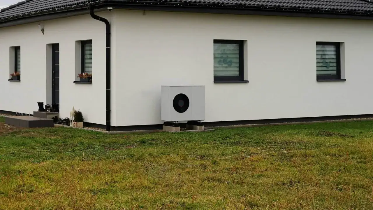 Ile kosztuje ogrzewanie pompą ciepła? Sprawdź, co wpływa na ceny