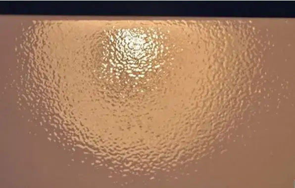 Skórka pomarańczy na ścianie: Jak uzyskać gładkie malowanie?