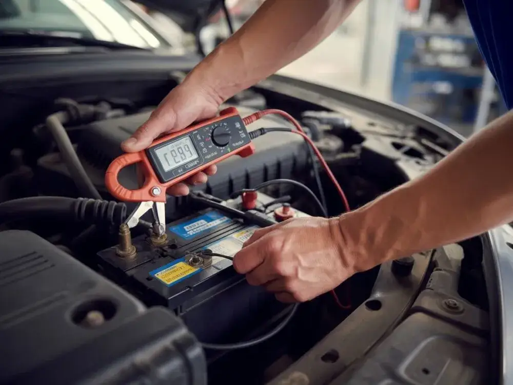 Jak zmierzyć prąd ładowania prostownika? Poradnik krok po kroku