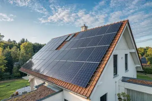 Dotacje unijne na elektrownie słoneczne - jak zaoszczędzić na inwestycji?