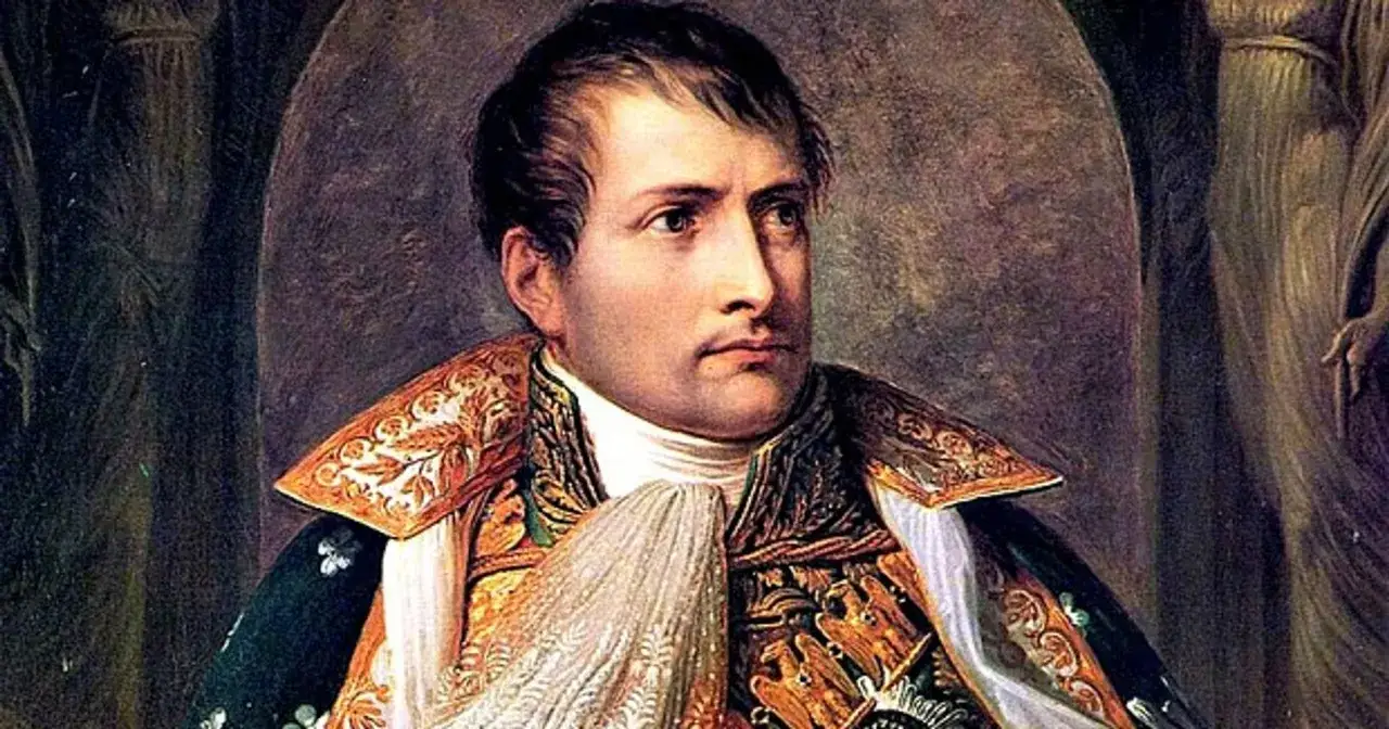 Portret Napoleona Bonaparte w bogatym stroju. Czy wiesz, że miał on niezwykłą pamięć do twarzy? Oto ciekawostki o Napoleonie Bonaparte.