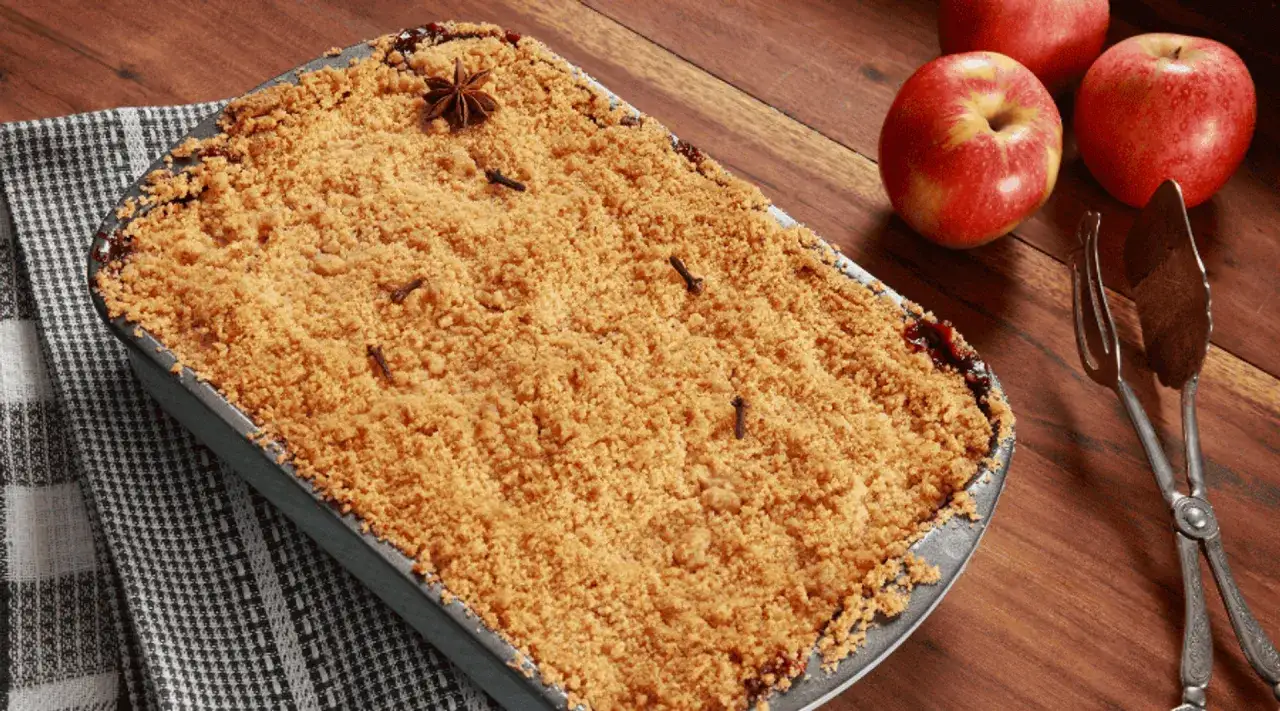 Kruche ciasto z jabłkami, idealne na deser. Ten przepis na kruche ciasto Ania gotuje jest prosty i pyszny.