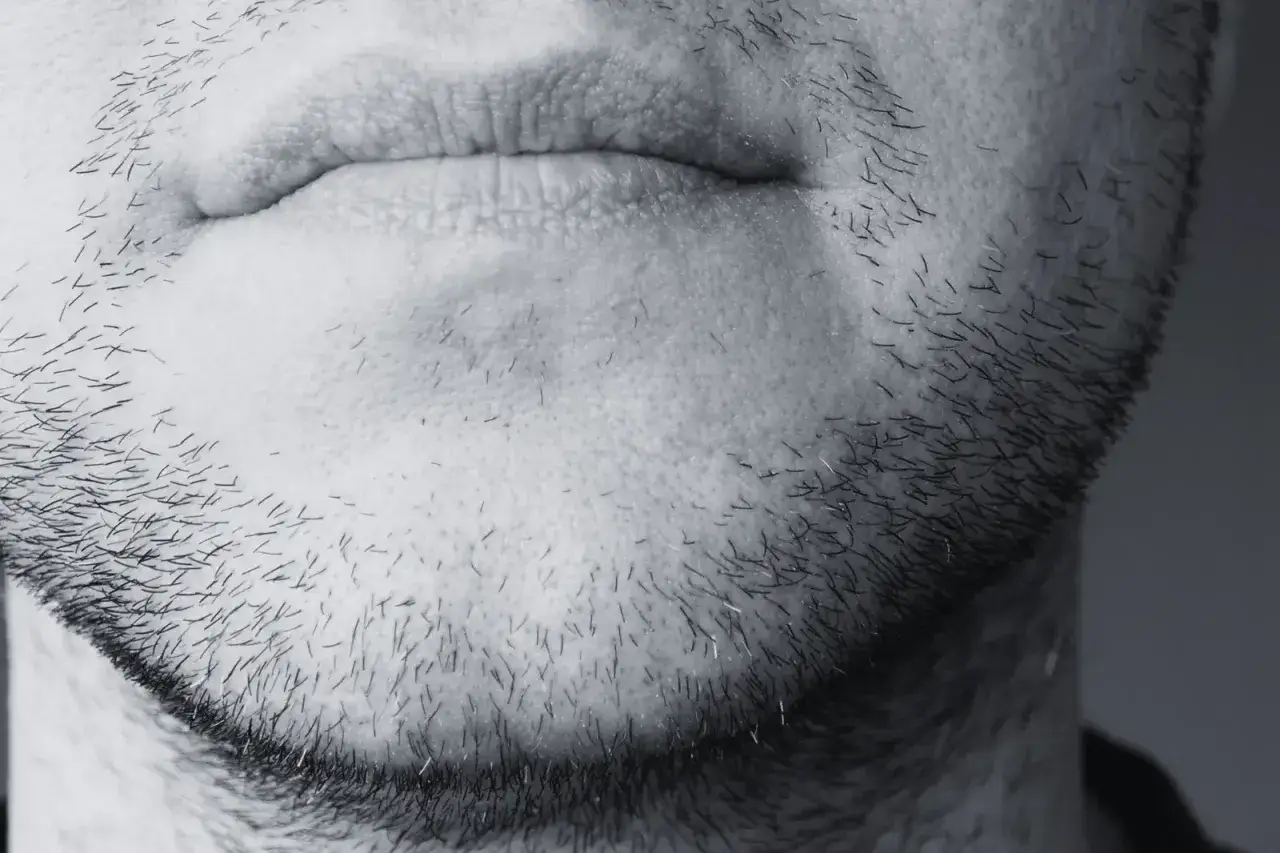 Trzydniowy zarost: Ile mm? Odkryj sekrety idealnej długości!